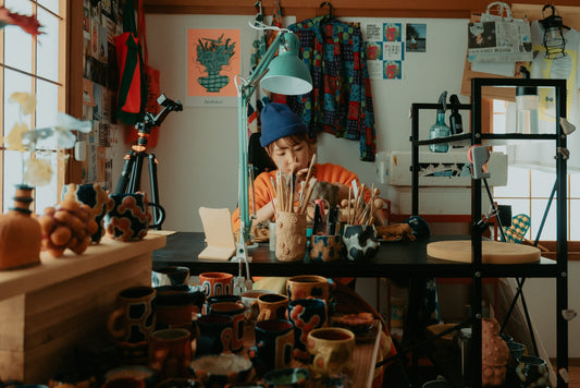 【陶芸家・西岡英里奈】日常の中に“無意識の意識”を生む。彩り豊かで個性溢れる作品を手がける陶芸作家のモノづくりの哲学